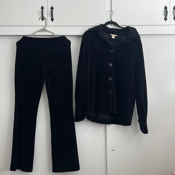 H&M Matching black set - bell bottom pants with button down jacket - Picture 2 of 2